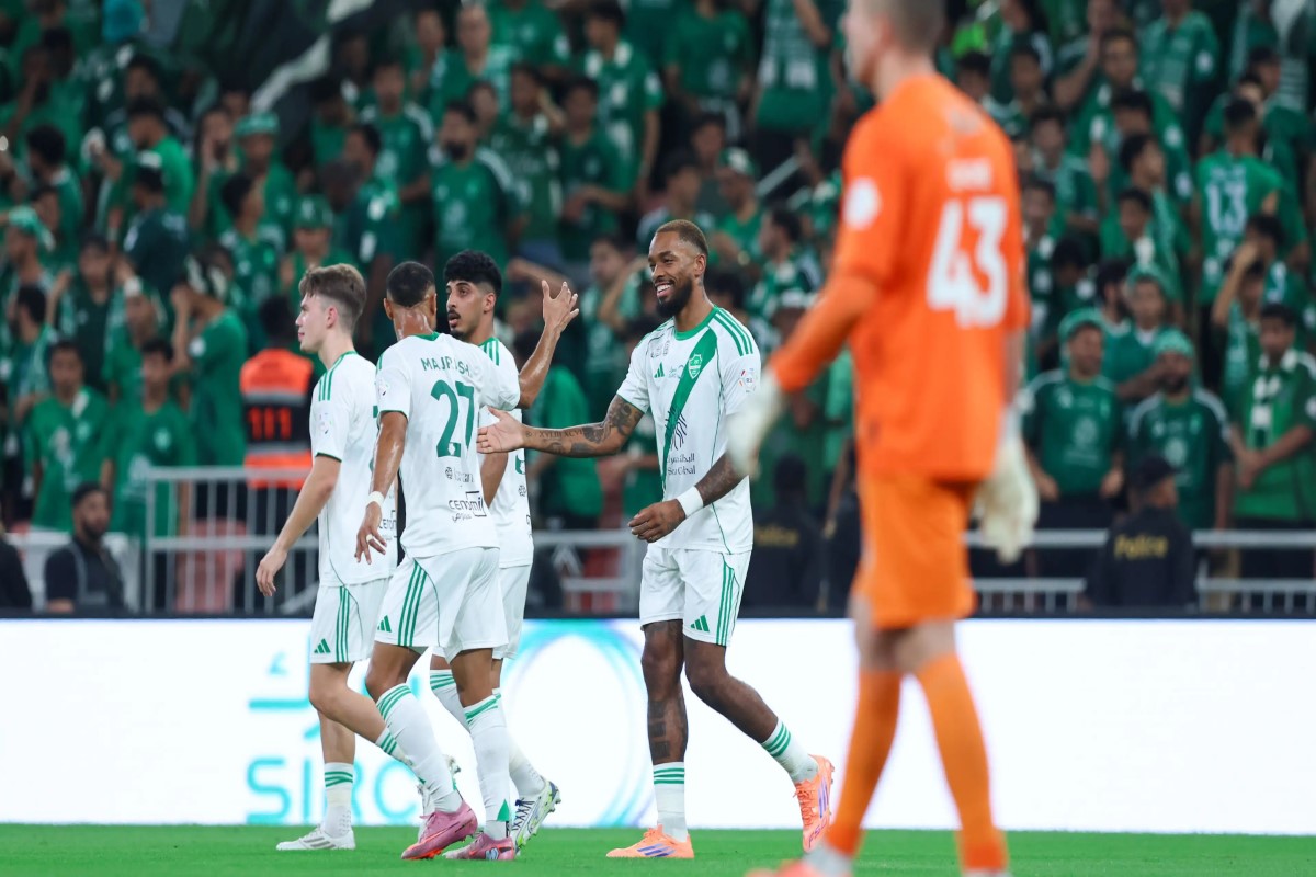 معلق مباراة الأهلي والرياض 