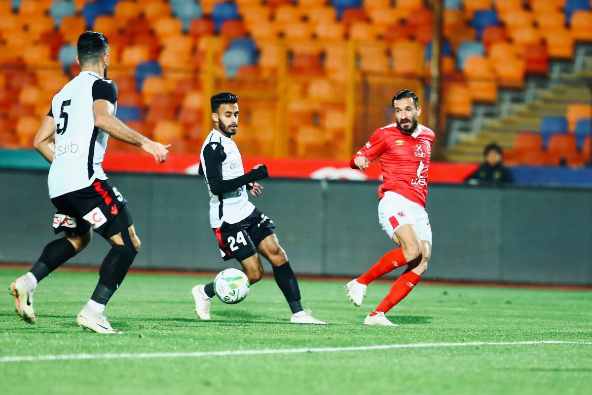 القنوات الناقلة لمباراة الأهلي وطلائع الجيش 