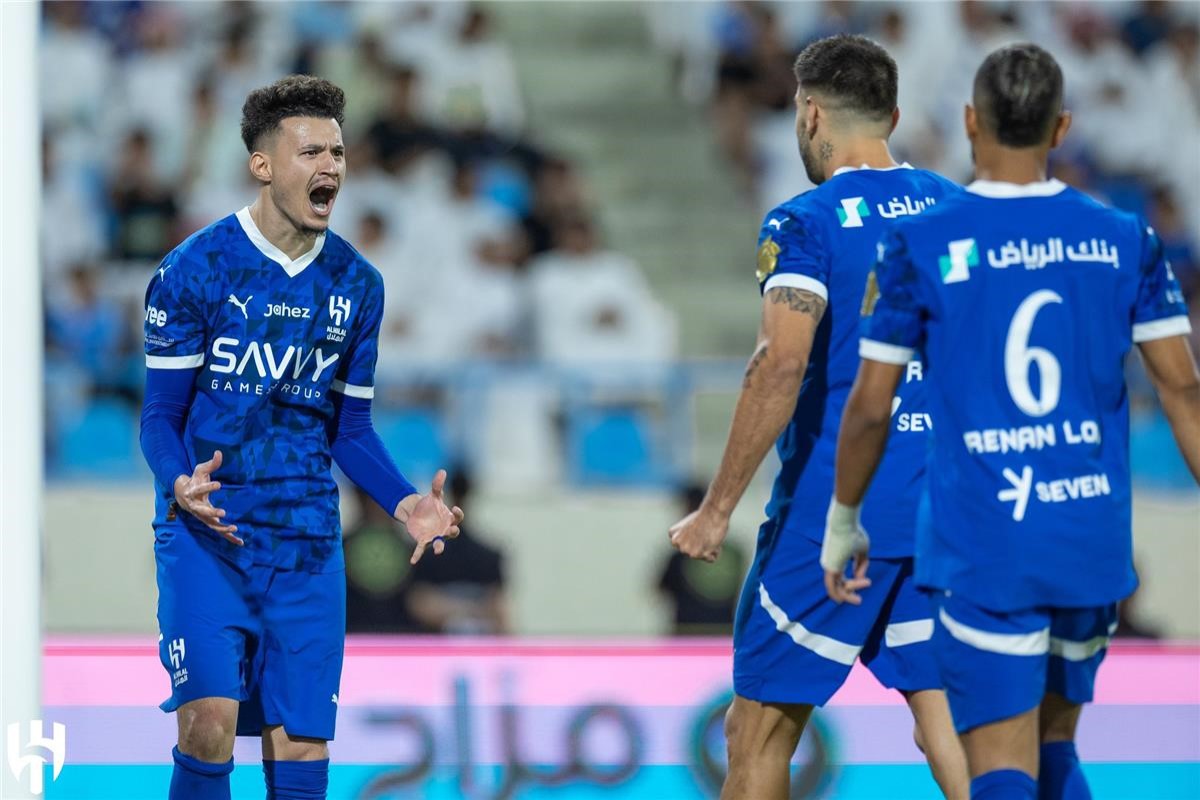 مباراة الهلال والأخدود 
