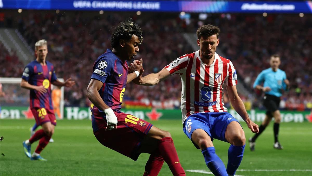 لامين يامال لاعب برشلونة 
