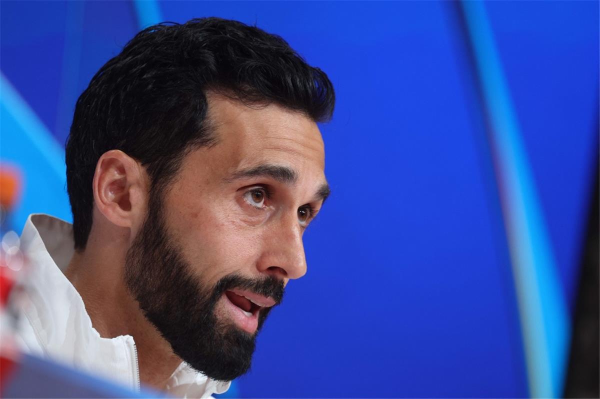 ألفارو اربيلوا مدرب ريال مدريد 