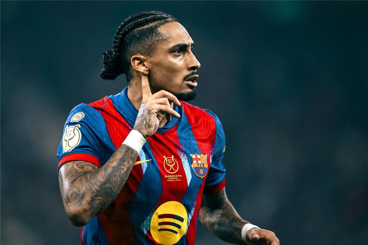 رافينيا لاعب برشلونة